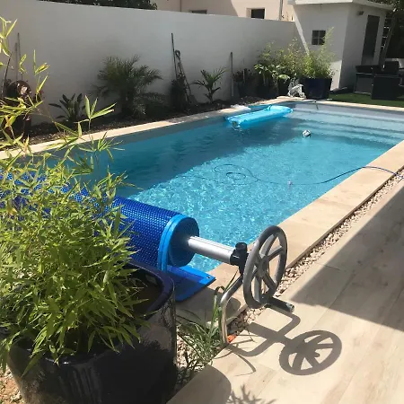 Guest house De Gamme 22 M2 De La Maison Lilomel - Entree & Terrasse Privative - Piscine - Parking & Wifi Gratuit - Au Calme Et A 5 Min De La