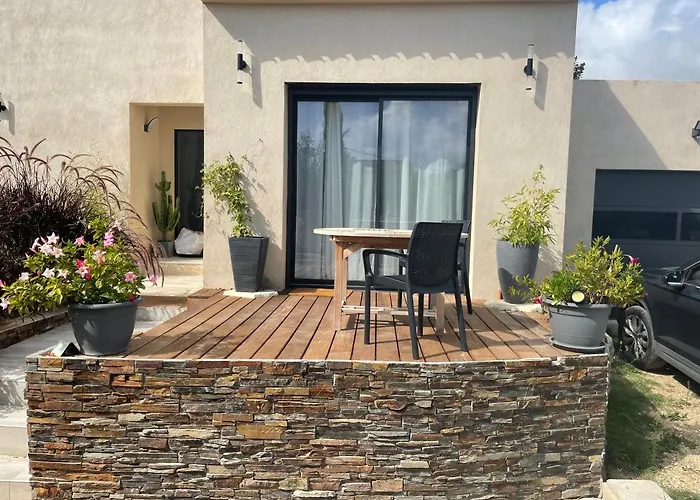 Maison Lilomel 4* ساناري سور مير